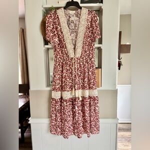 DONATED ITEM - Floral Lace Trim Top